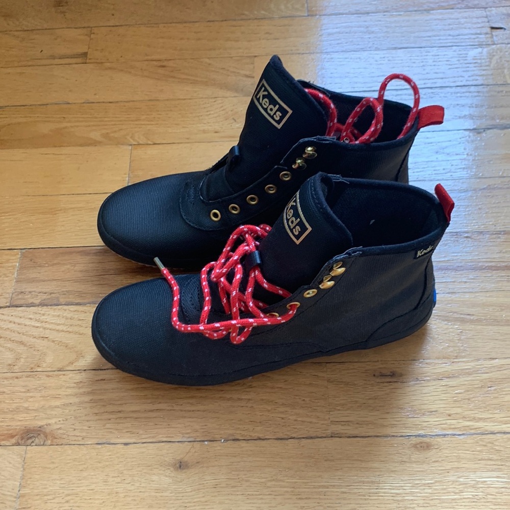 KEDS - Brand new in Box, waterproof boots - black with red laces - SZ 7.5 womens